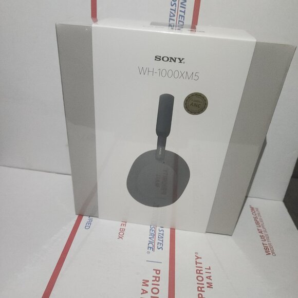 Brand new Sony WH-1000 Xm5 headphones - Picture 3 of 4
